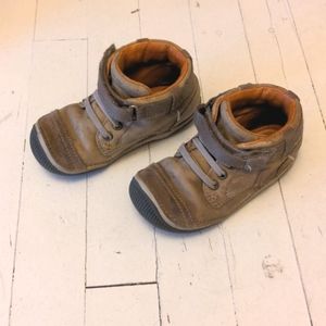9W Stride Rite Garrett leather high top shoes boots